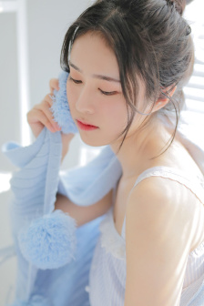 胸大女大学生